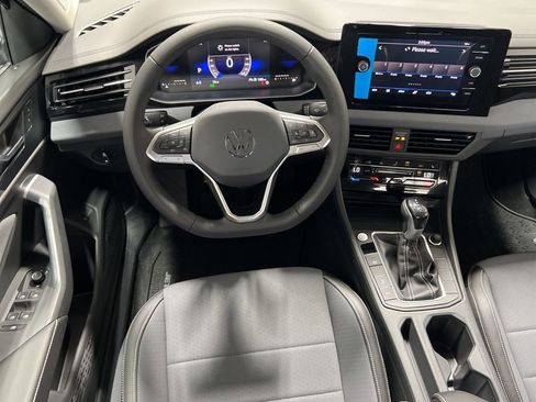 New 2025 Volkswagen Jetta SE image 13