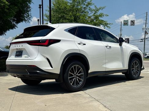 Used 2025 Lexus NX 250 FWD w/ Premium Package image 9