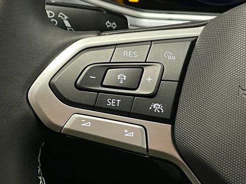 New 2025 Volkswagen Taos SEL image 25