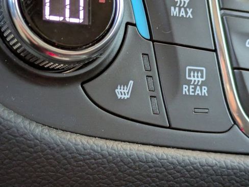 Used 2021 Chevrolet Equinox LT image 28