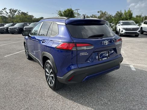 Used 2025 Toyota Corolla Cross XLE FWD image 12
