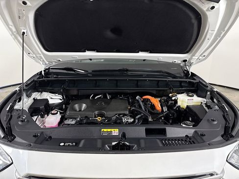 Certified 2025 Toyota Highlander Limited image 35