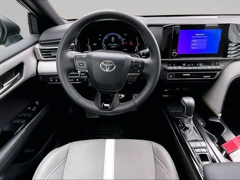 Certified 2025 Toyota Camry SE w/ Convenience Package FWD image 8