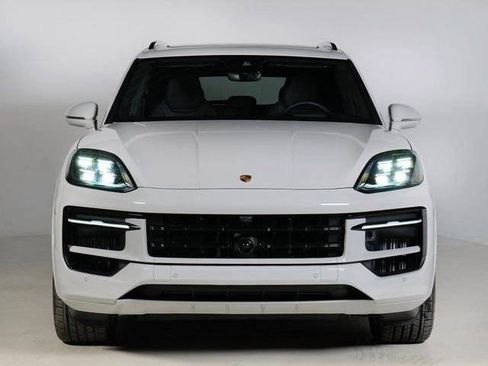 New 2026 Porsche Cayenne GTS AWD/4WD image 6