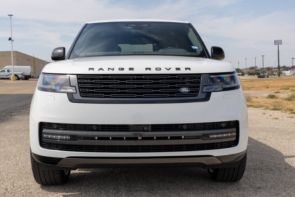 Used 2026 Land Rover Range Rover SE AWD/4WD image 2