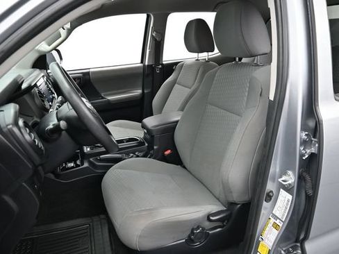 Used 2021 Toyota Tacoma SR AWD/4WD image 11