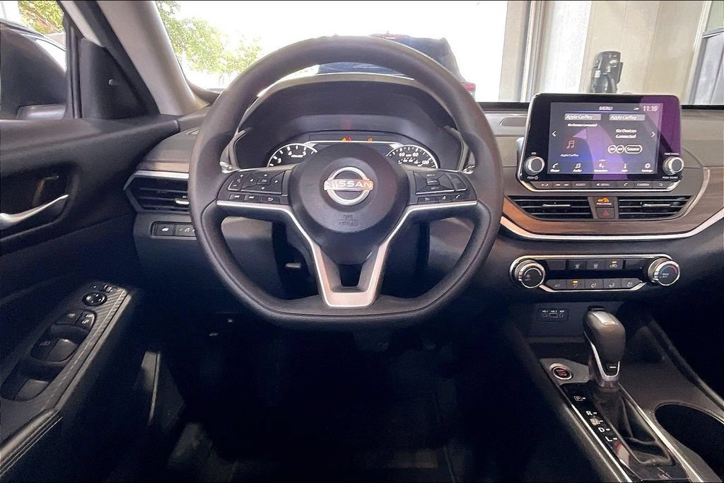 Used 2025 Nissan Altima 2.5 SV AWD/4WD image 5