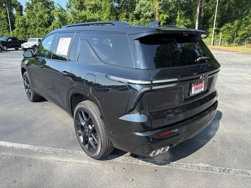 Used 2026 Chevrolet Traverse RS FWD image 3