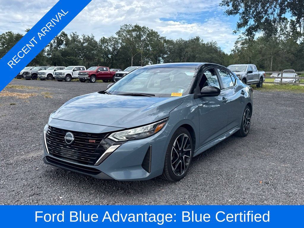 Used 2025 Nissan Sentra SR FWD image 1
