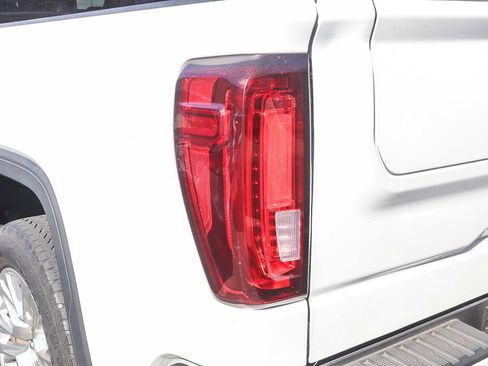Used 2022 GMC Sierra 1500 Denali image 12