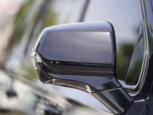 Used 2025 Cadillac Escalade Sport w/ LPO, ONYX Package AWD/4WD image 45