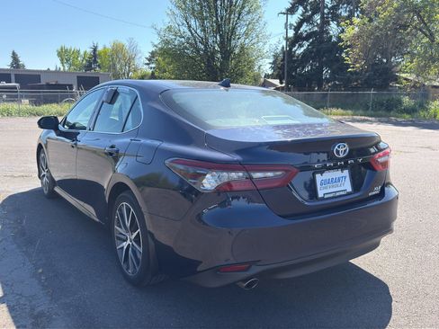 Used 2022 Toyota Camry XLE w/ Navigation Upgrade Package FWD image 20