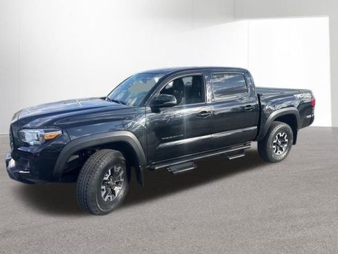 Certified 2019 Toyota Tacoma TRD Off-Road AWD/4WD image 16
