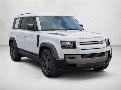 Used 2021 Land Rover Defender 110 X-Dynamic HSE image 3