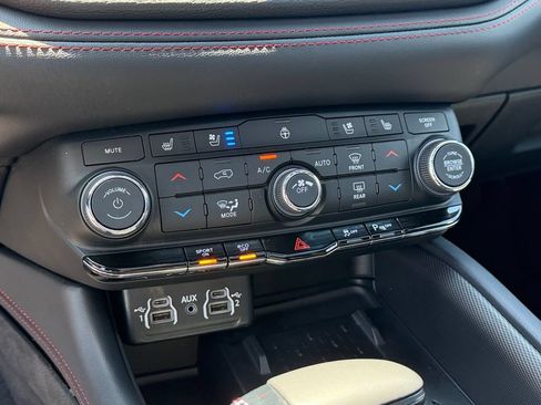 Used 2025 Dodge Durango R/T w/ Blacktop Package AWD/4WD image 35