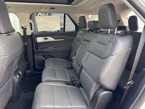 New 2026 Ford Explorer Active w/ Active Comfort Package AWD/4WD image 38