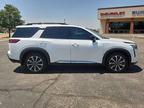 Used 2026 Nissan Pathfinder Platinum AWD/4WD image 5