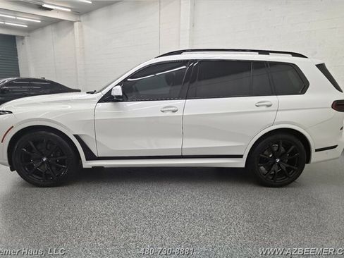 Used 2024 BMW X7 xDrive40i w/ M Sport Package AWD/4WD image 4