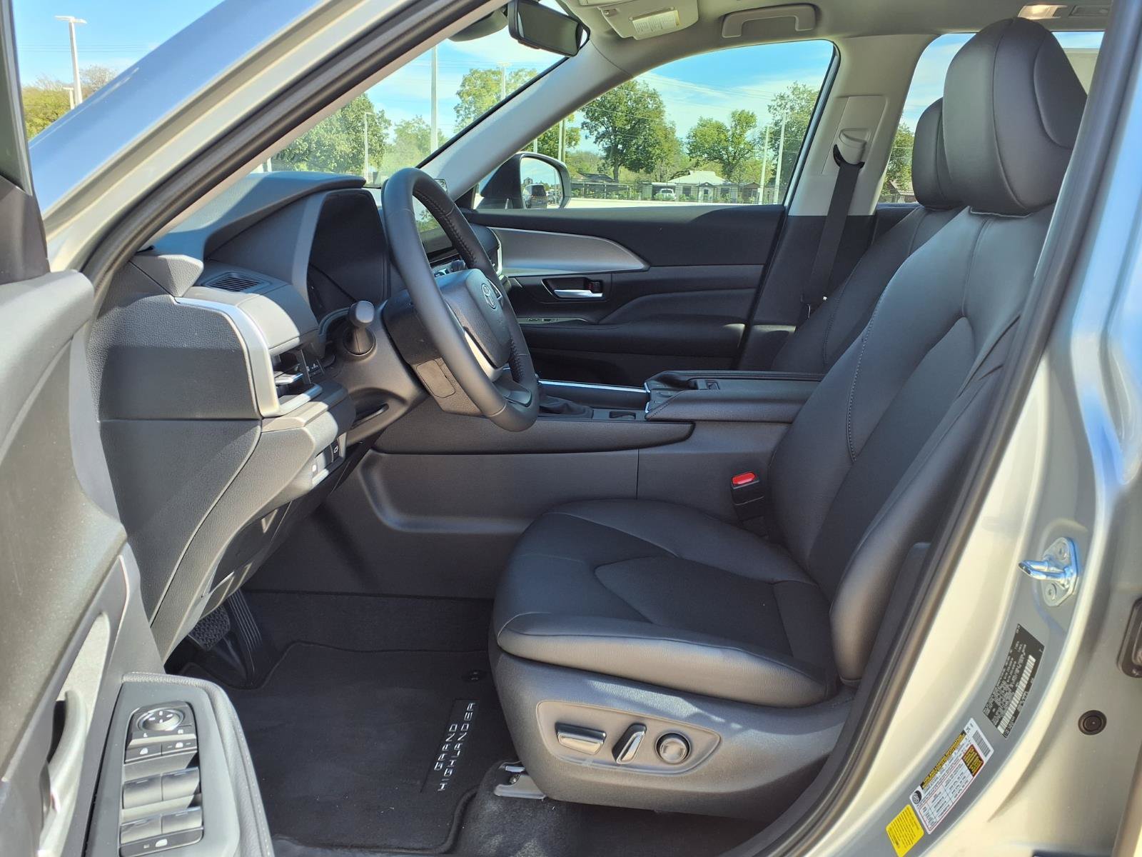 New 2026 Toyota Grand Highlander XLE FWD image 23