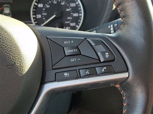 Used 2022 Nissan Sentra SR w/ SR Premium Package image 23