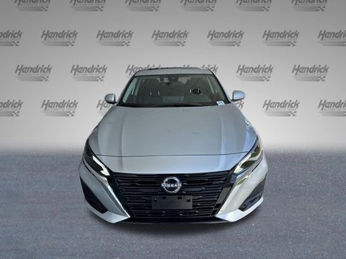 Used 2025 Nissan Altima 2.5 SL AWD/4WD image 3