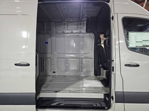 New 2026 Mercedes-Benz Sprinter 2500 image 14