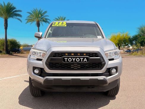 Used 2020 Toyota Tacoma SR5 AWD/4WD image 8