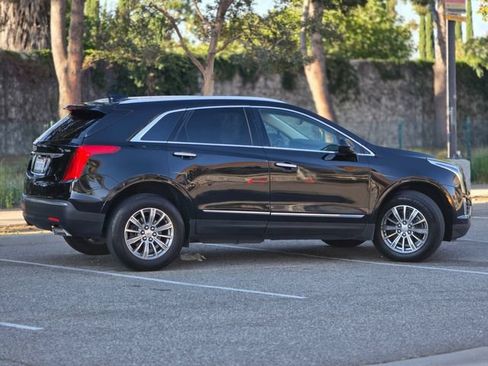Used 2018 Cadillac XT5 Luxury w/ Driver Awareness Package FWD image 5