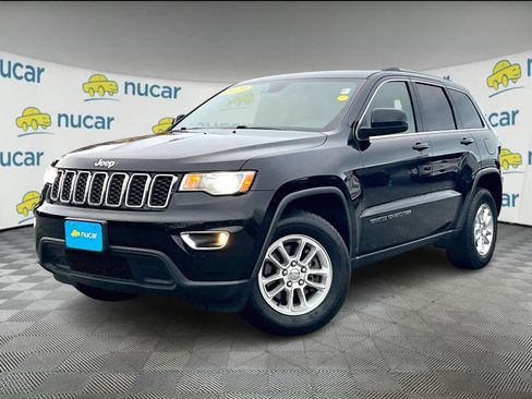 Used 2020 Jeep Grand Cherokee Laredo image 3