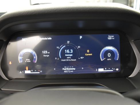 Used 2023 Jeep Grand Cherokee Altitude AWD/4WD image 10