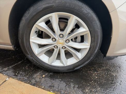 Used 2025 Chevrolet Malibu LT image 6