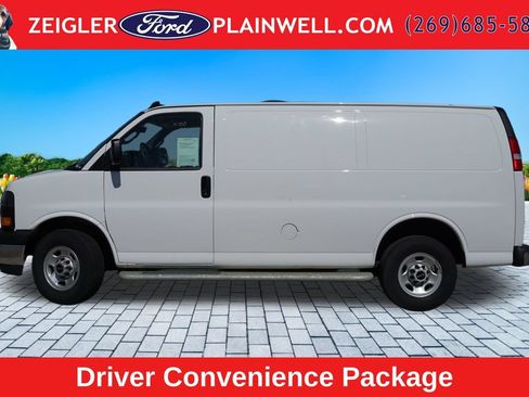Used 2024 GMC Savana 2500 w/ Driver Convenience Package RWD image 2