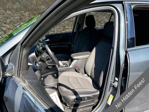 Used 2018 Chevrolet Equinox LT FWD image 20