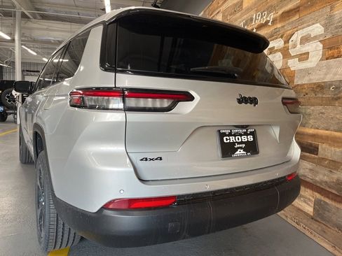 New 2025 Jeep Grand Cherokee L Altitude image 22