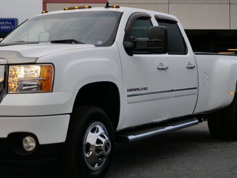 Used 2011 GMC Sierra 3500 Denali image 27