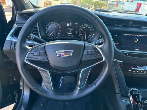 Certified 2025 Cadillac XT5 Premium Luxury image 17