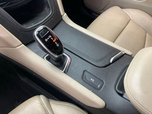 Used 2018 Cadillac XT5 Luxury w/ Driver Awareness Package image 18