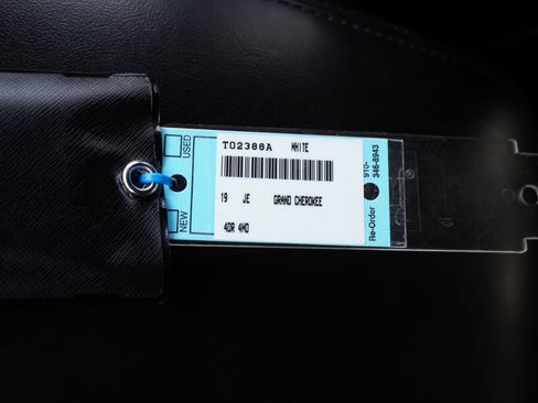 Used 2019 Jeep Grand Cherokee Altitude AWD/4WD image 37