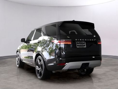 Used 2025 Land Rover Discovery Metropolitan Edition AWD/4WD image 9