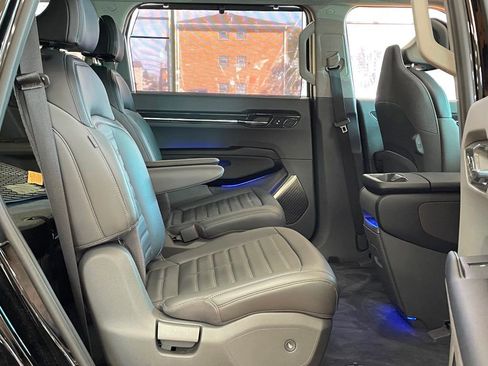 Used 2024 Kia EV9 Land image 42