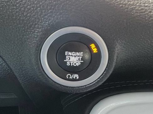 Used 2020 Dodge Challenger SXT RWD image 23