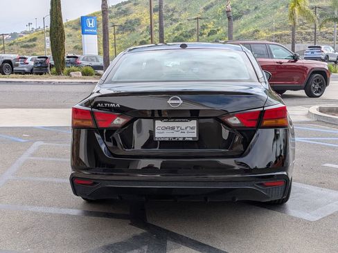 Used 2025 Nissan Altima 2.5 SV image 6