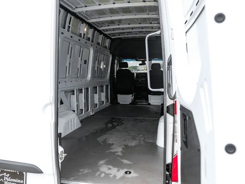 Used 2025 Mercedes-Benz Sprinter 2500 image 34
