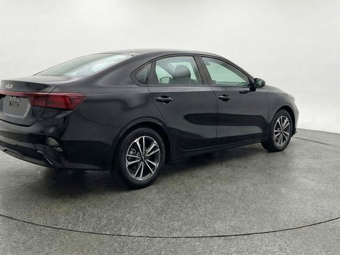 Used 2024 Kia Forte LXS image 9