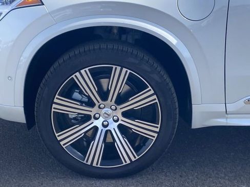 Certified 2025 Volvo XC90 T8 Ultra w/ Protection Package Premier image 10
