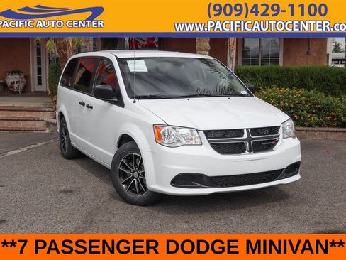 Used 2019 Dodge Grand Caravan SE FWD image 1