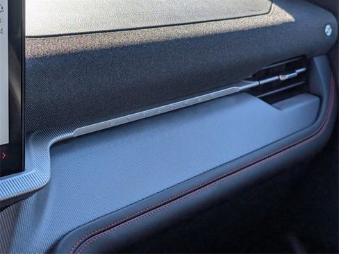 Used 2025 Ford Explorer ST image 26