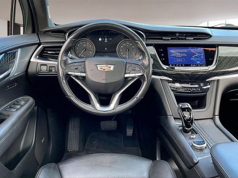 Used 2022 Cadillac XT6 Premium Luxury w/ Technology Package image 5
