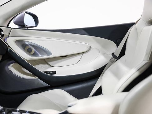 Used 2023 McLaren GT Base image 28