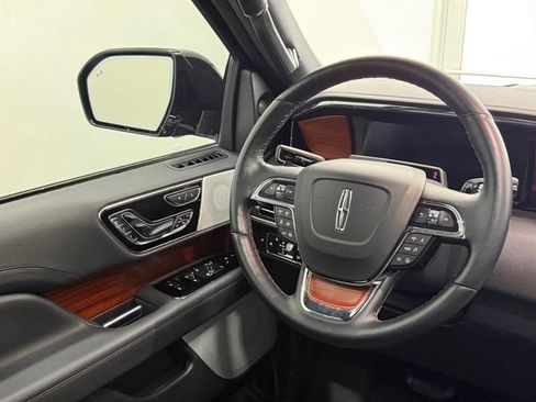Used 2024 Lincoln Navigator Reserve AWD/4WD image 11